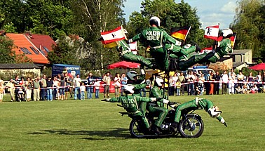 Berliner Motorradpolizisten der Polizeisportgruppe.